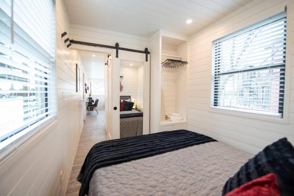 The Merlot House-Container Home 12 Min To Magnolia Bellmead Esterno foto
