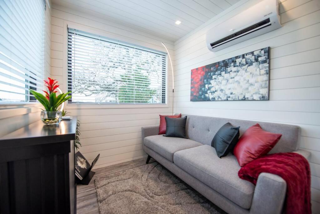 The Merlot House-Container Home 12 Min To Magnolia Bellmead Esterno foto