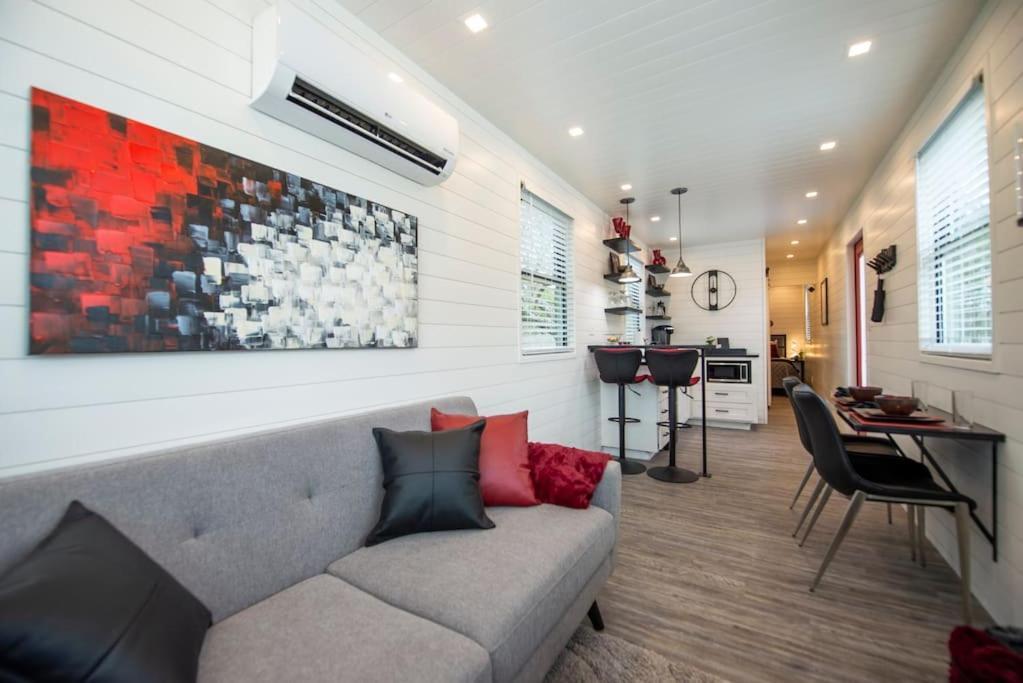 The Merlot House-Container Home 12 Min To Magnolia Bellmead Esterno foto