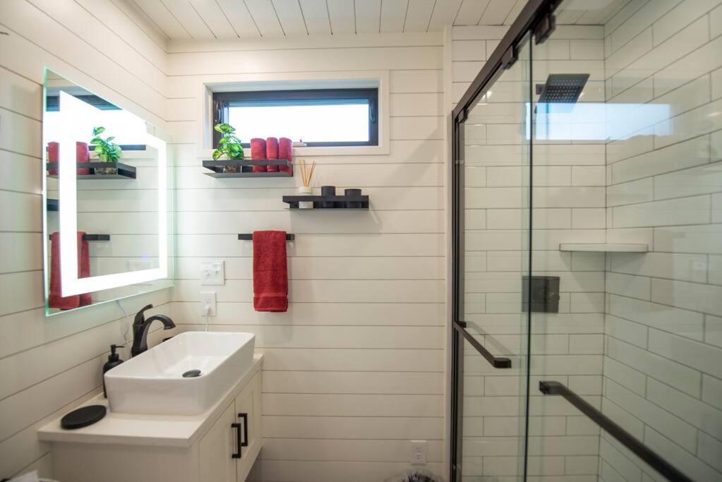 The Merlot House-Container Home 12 Min To Magnolia Bellmead Esterno foto