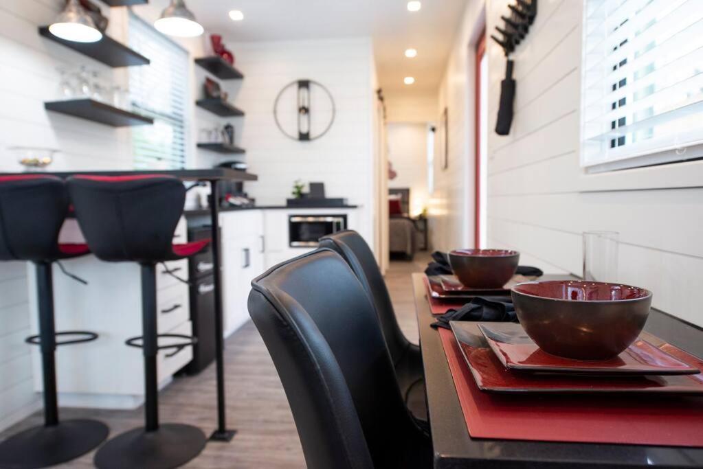 The Merlot House-Container Home 12 Min To Magnolia Bellmead Esterno foto
